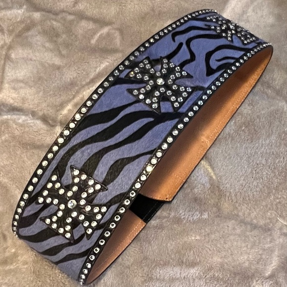 3D Belt Co wide leather and cowhide belt. Belt adjusts 36” to 40” x 4” wide. - Picture 5 of 7